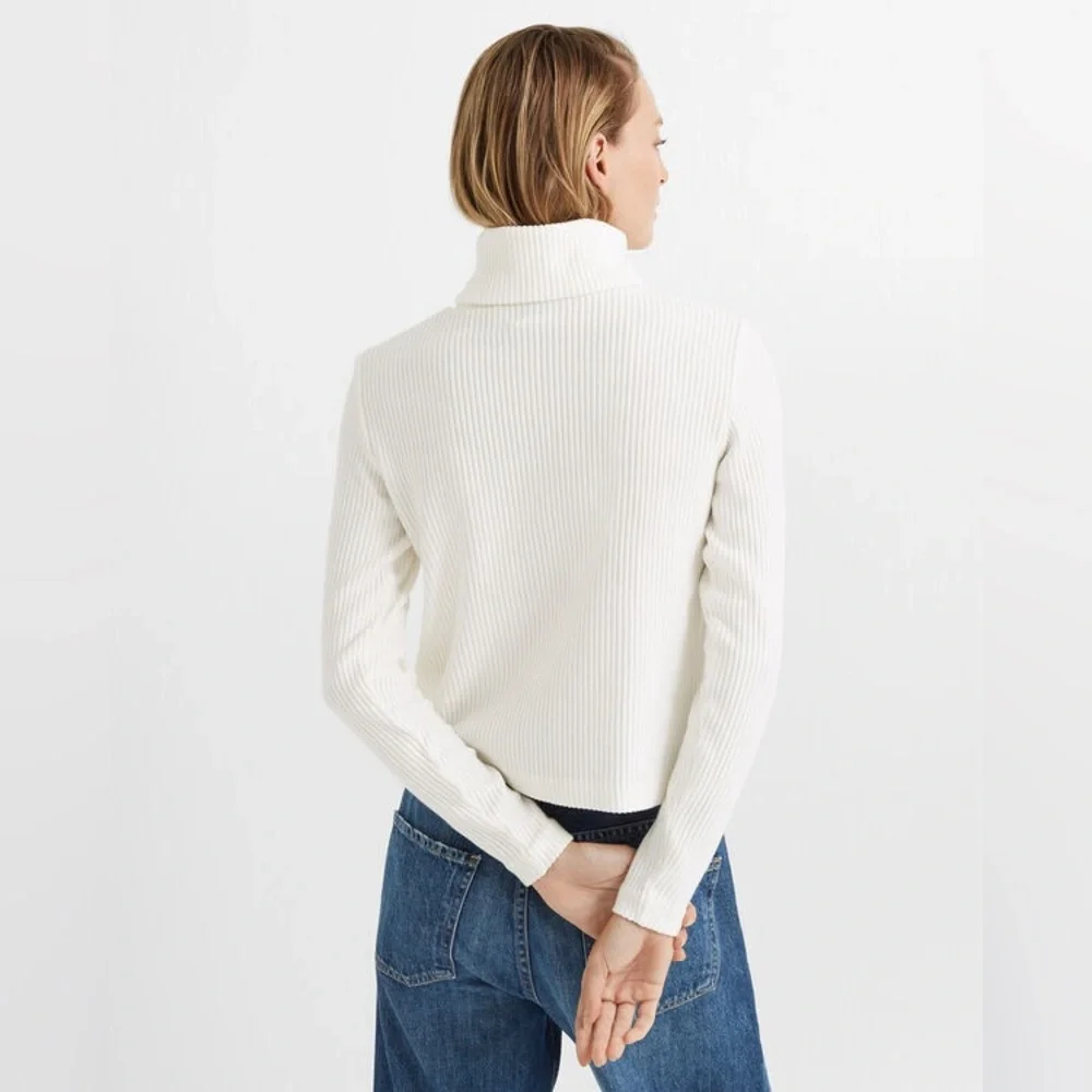 Club Monaco Meredy Turtleneck in creamy white - Picture 2 of 7